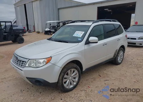 2011 Subaru Forester 2.5X Premium z USA, uszkodzony, nr VIN JF2SHBDC3BH776825